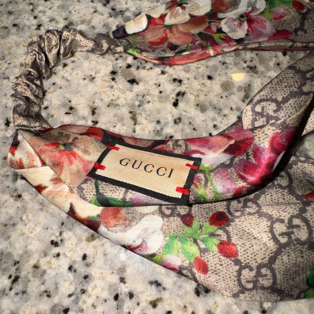Gucci Women's Floral Set - Picture 10 of 10